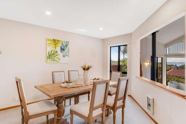 6 Dorrington Place Eastern Beach_10