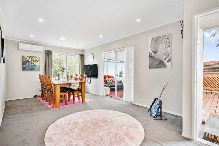 2 Hobart Crescent Wattle Downs_2