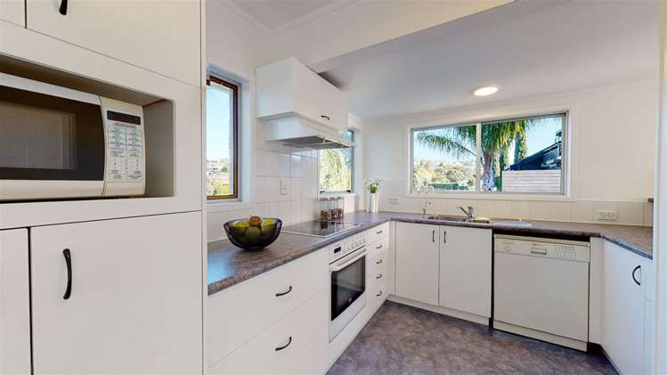 1/10a Commodore Parry Road Castor Bay_19