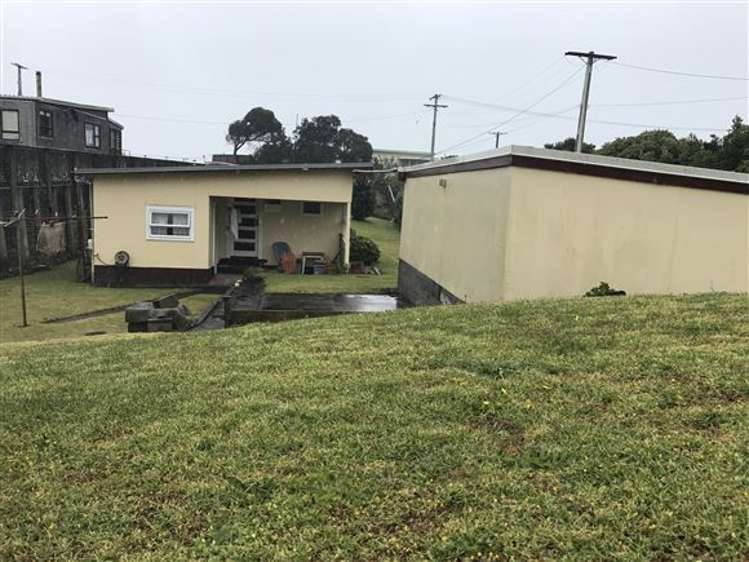 23 Point Road Mokau_3