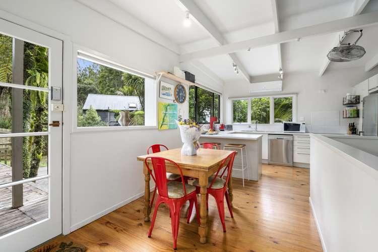 11 Ngaio Road Titirangi_7