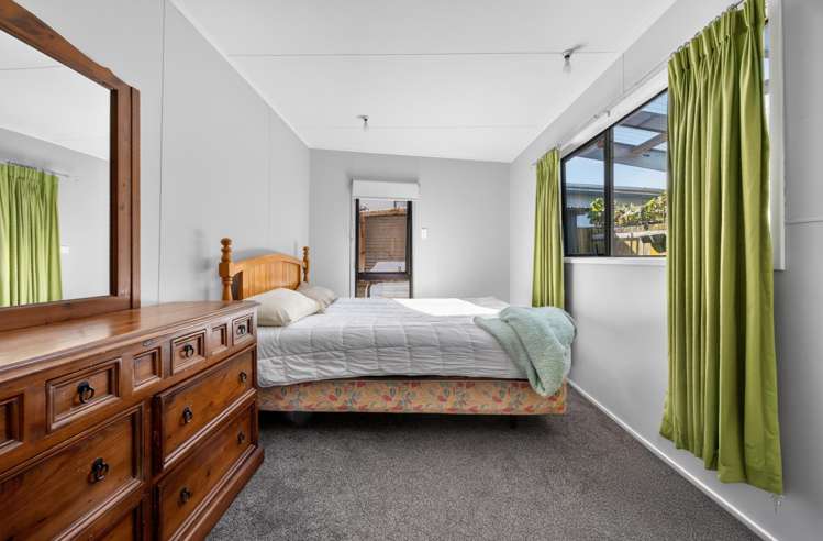 2/2 Nikau Street Stoke_11