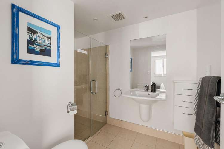 3B/4 Marine Parade Mount Maunganui_13