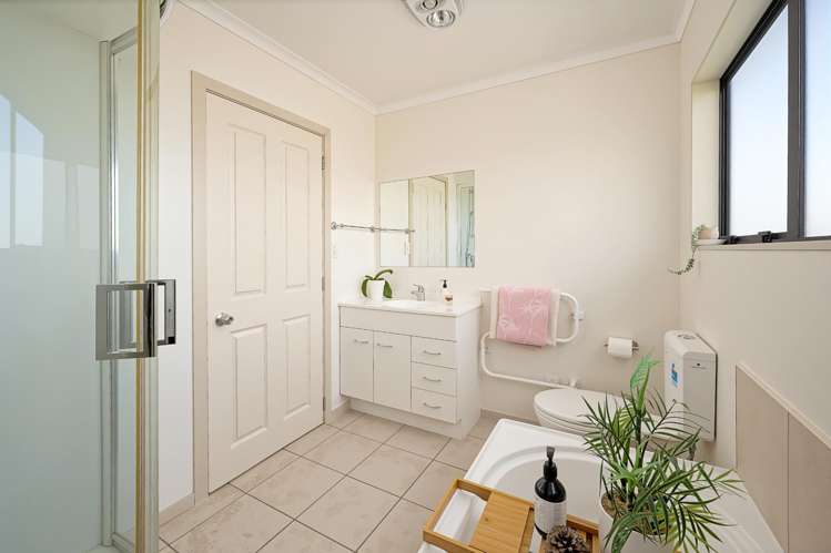 48 Basra Drive Henderson_16