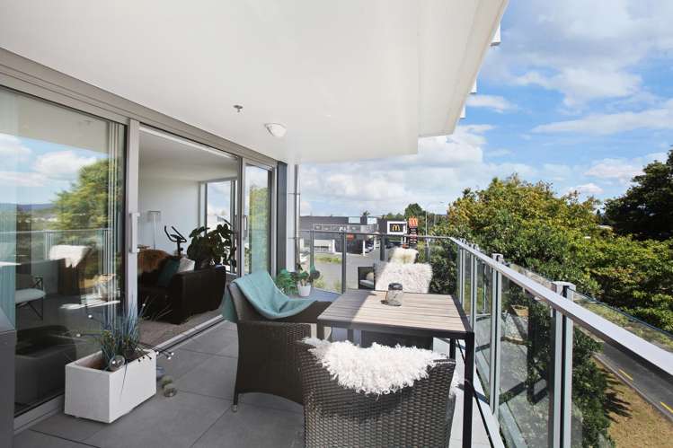 2A/84 Gunner Drive Te Atatu Peninsula_18