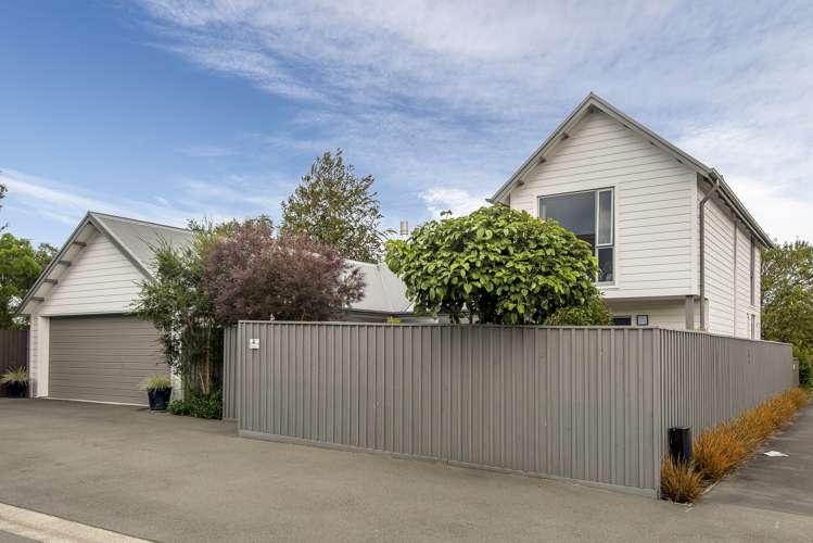 4 Millpond Place Parklands_19