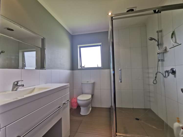 4 Byron Brown Place Otaki Beach_9