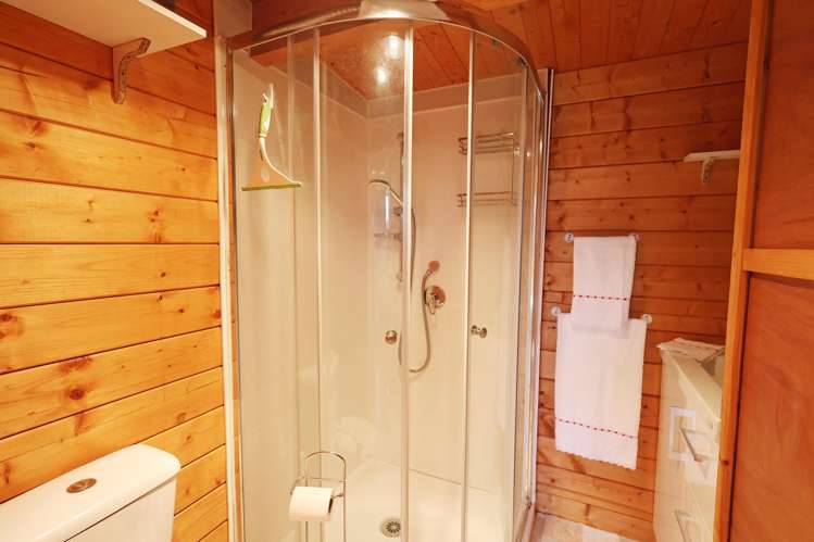 13 Danube Road Winton Surrounds_11