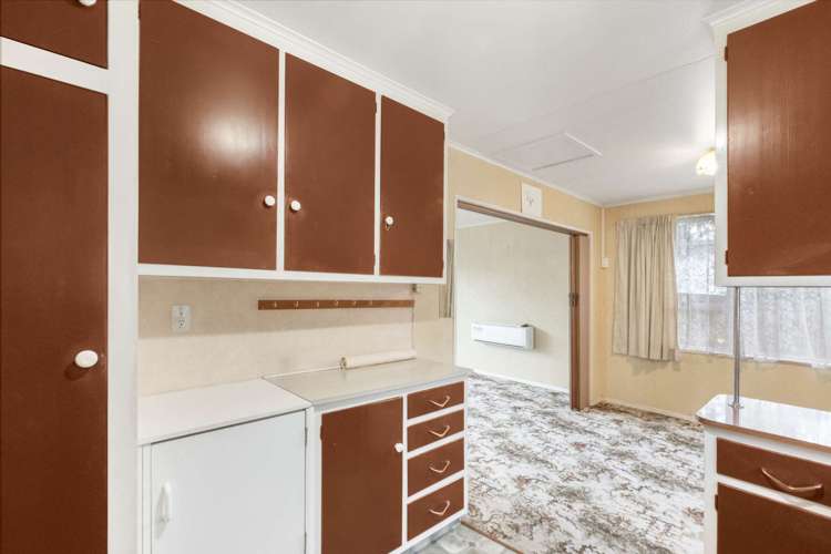 9 Dale Crescent Gore Surrounds_10