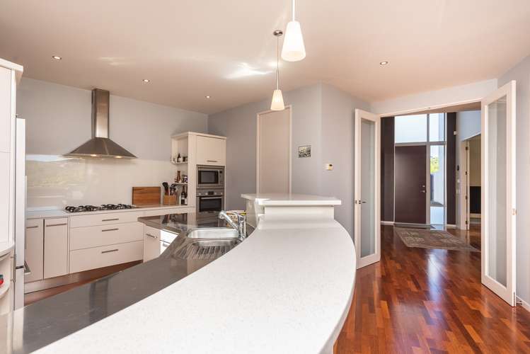 2 Caughley Grove Karori_24