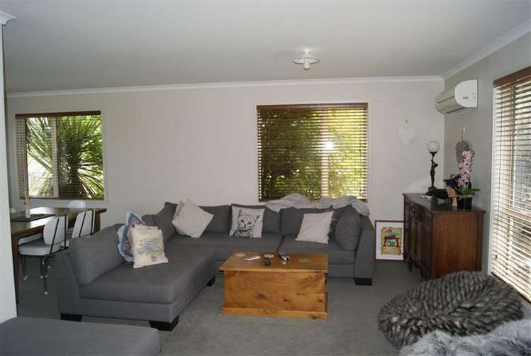 2 Avening Close Blenheim Central_9