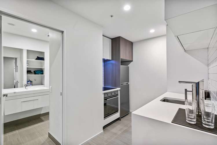 1201/18 Saint Martins Lane Grafton_12