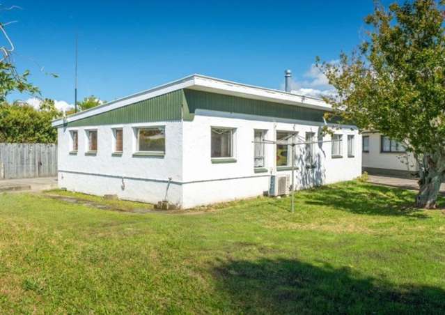 Cosy, Character Filled Kiwi Home on High Street