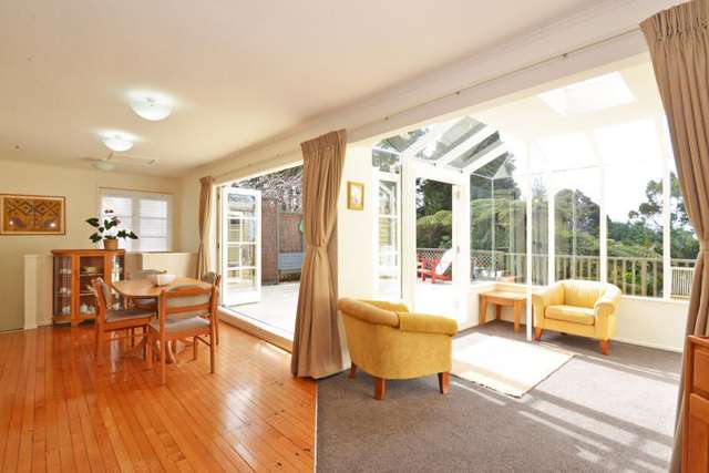 48 Hollywood Avenue Titirangi_1