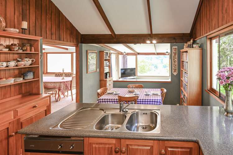 28 Longview Road Poraiti_6