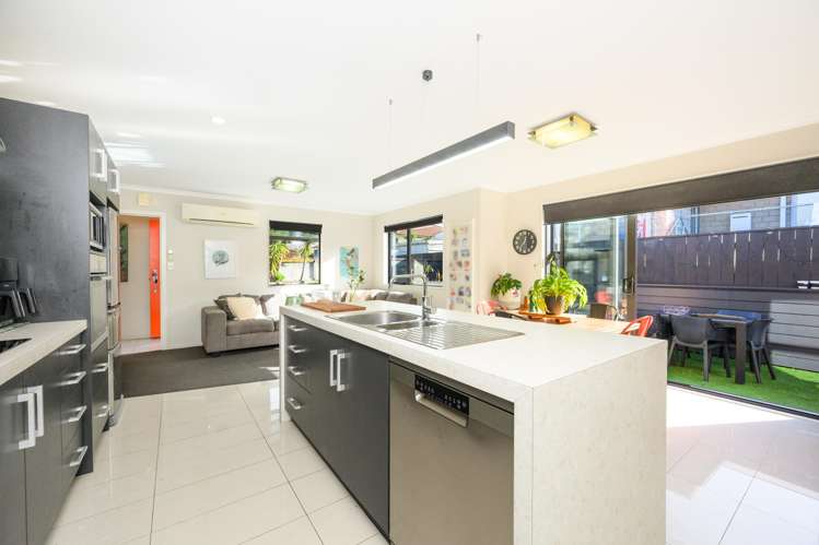 18 Galea Grove Kelvin Grove_8