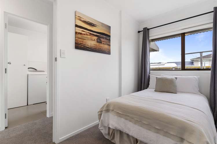 2/773 Beach Road Browns Bay_5