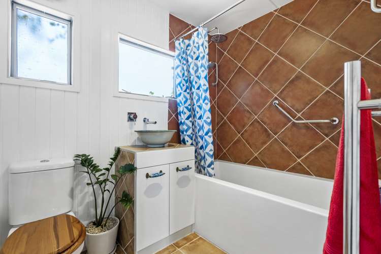 2/38 Aeroview Drive Beach Haven_11