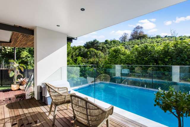 Exquisite Modern Oasis in Bassett Road Remuera