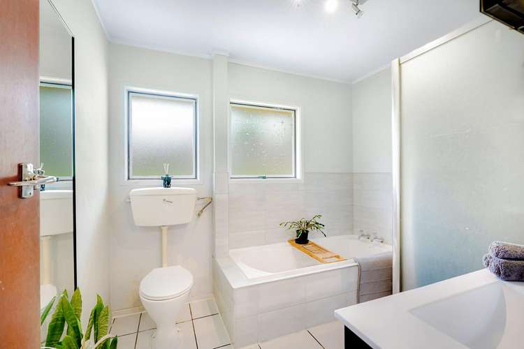 76 Amanda Avenue Dinsdale_13