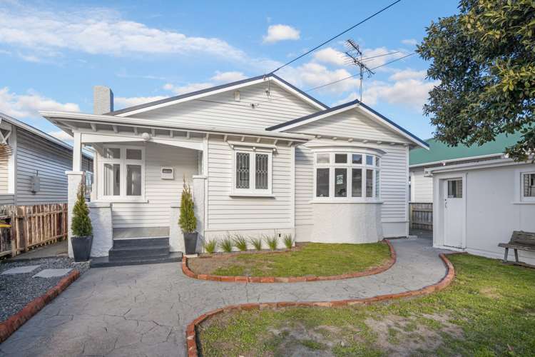 52 Puru Crescent Lyall Bay_16