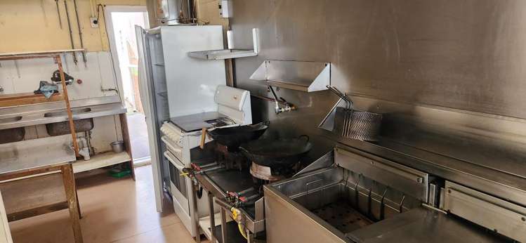 217 the Parade Island Bay_2