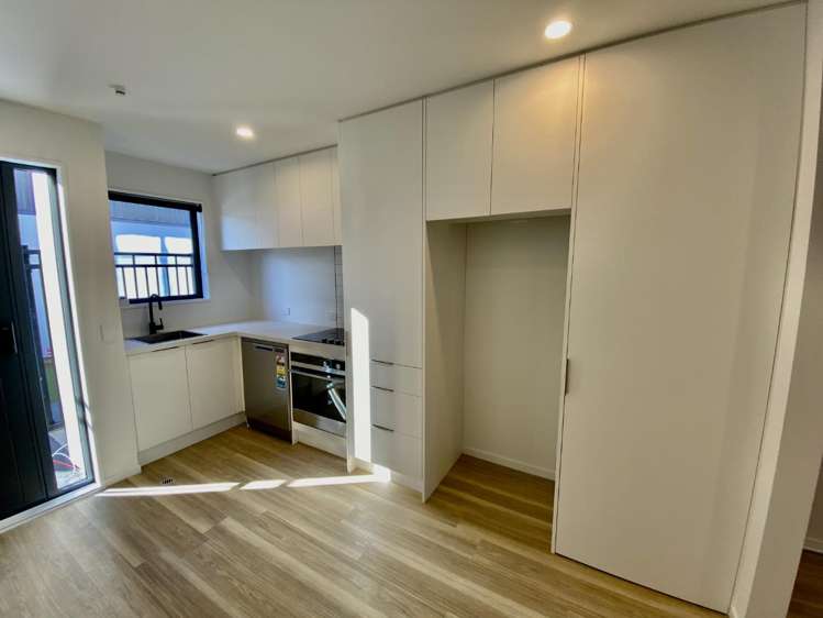 5/10a McLean Street 1477_1