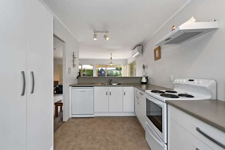 6 Cromwell Drive Fitzroy_3