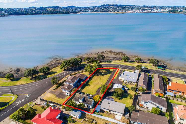 58 Kiwi Esplanade Mangere Bridge_16