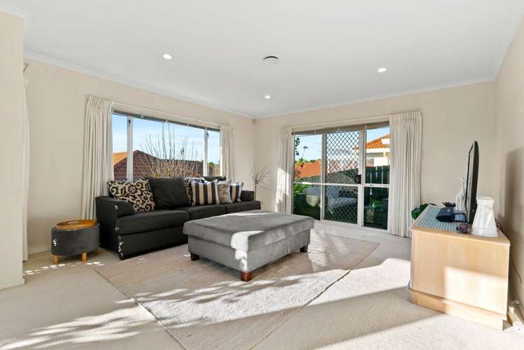 27 Gillett Place Botany Downs_3