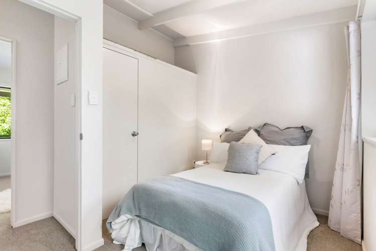 2/81 Fairclough Road Beach Haven_11