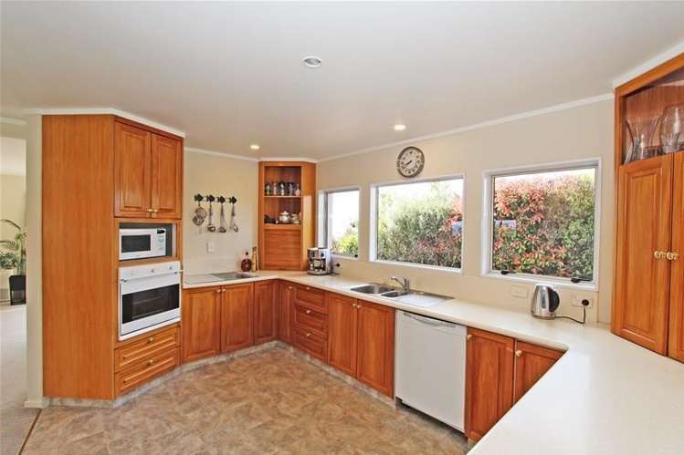 335 Princes Drive Britannia Heights_8