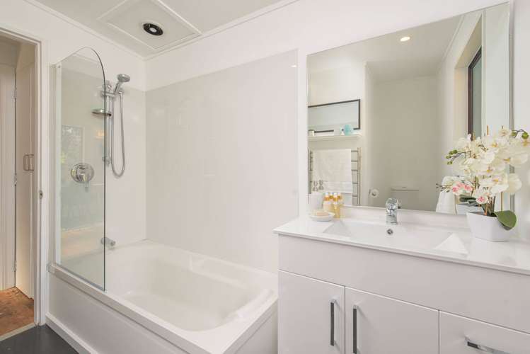 203 Fernhill Road Fernhill/Sunshine Bay_11