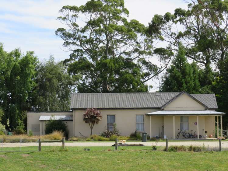 24 Waddle Road Gore Surrounds_11