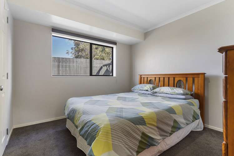 6 Glesan Place Beachlands_21