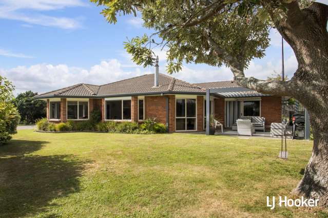 RELAXED LIVING IN PRIVATE CUL-de- SAC