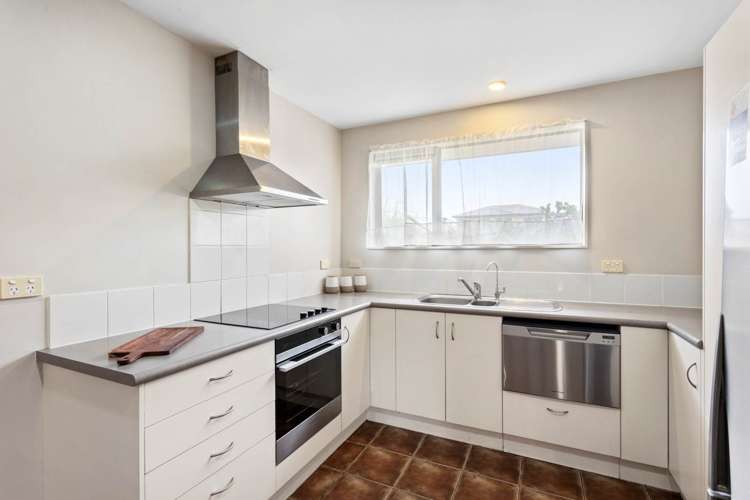 15 Aitkenhead Court Parakai_13