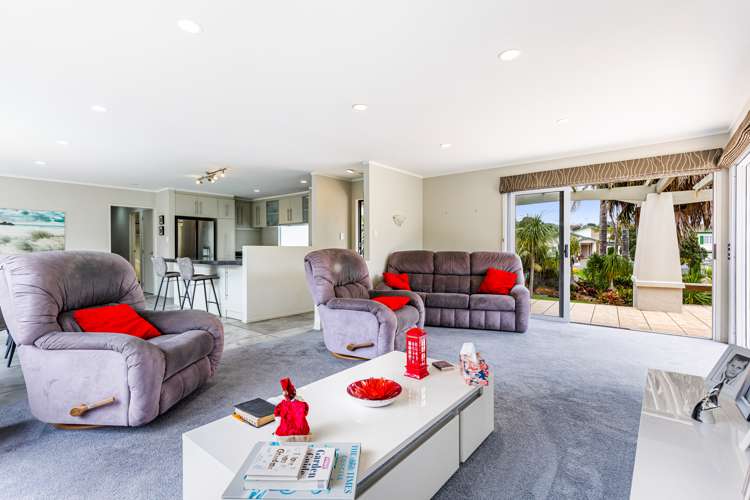 8 Dacre Grove Gulf Harbour_9