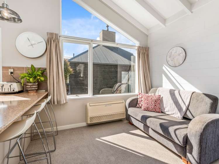 65 Wynyard Crescent Fernhill/Sunshine Bay_10