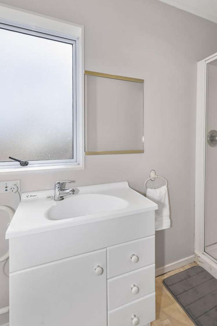 127 Hutchinson Avenue New Lynn_11