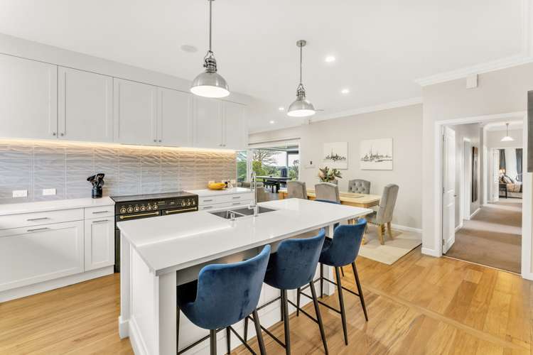 576 Whitford Road Whitford_13