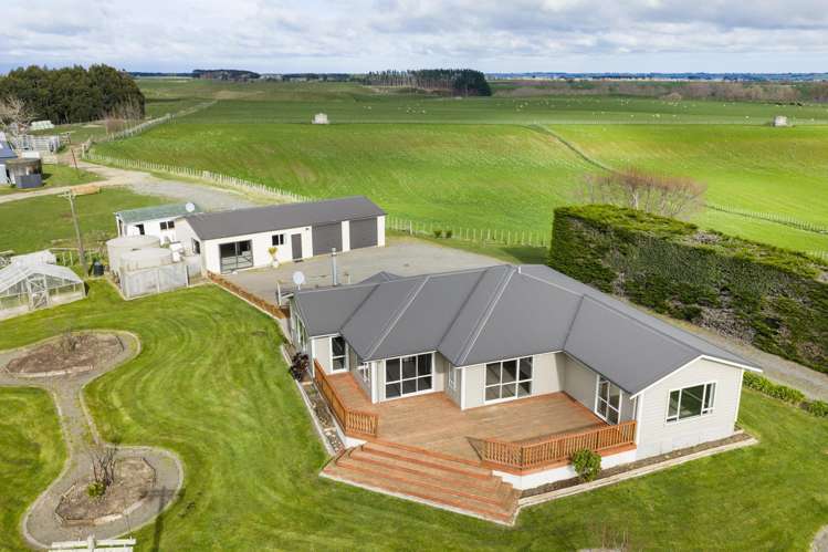 225 Makara Road_0