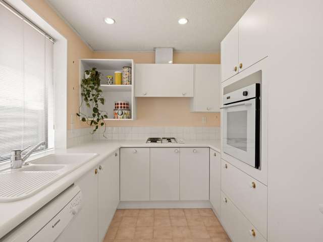 21 Bains Avenue Hamilton East_4