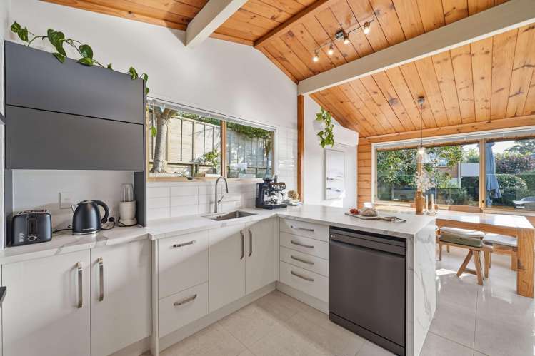 11 Kiri Place Mairangi Bay_12