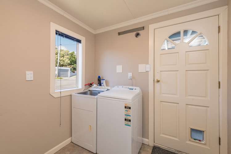 22 Maitland Avenue Stoke_15