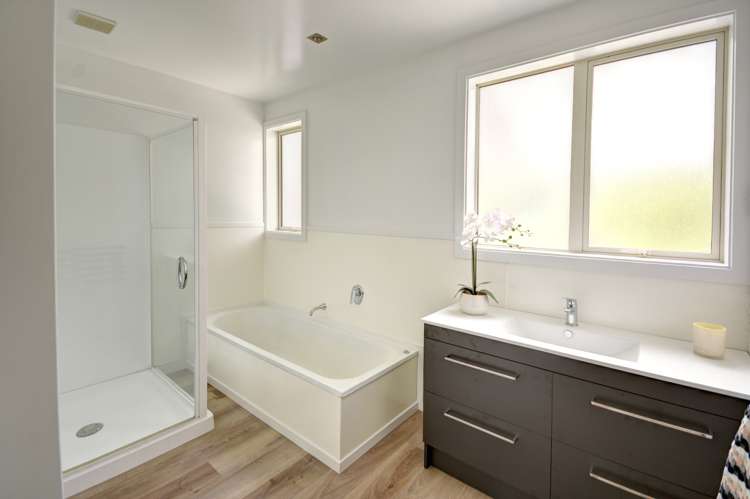 5 Main South Road East Taieri_24