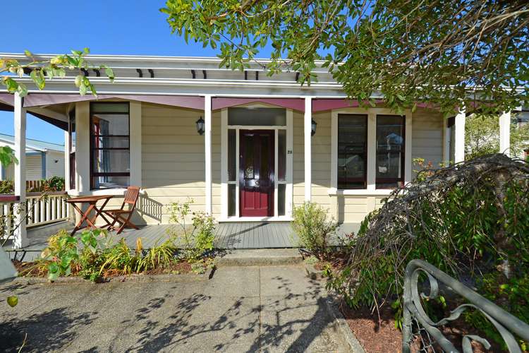 20 Riddlers Crescent Petone_19