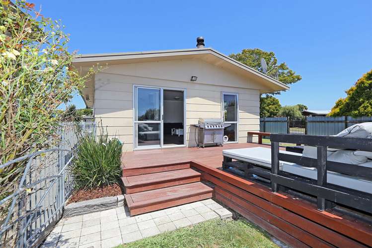 1 Deakin Place Clive_16