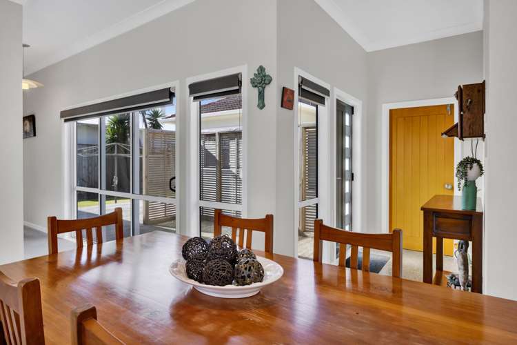 13 Regent Street Hawera_32