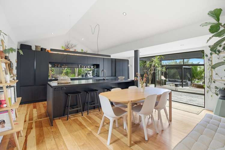 12 Ridge Road Oneroa_6